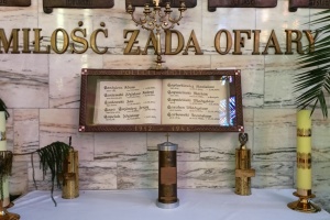 miłość żąda ofiary