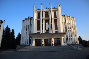 Figura Matki Bożej Niepokalanej